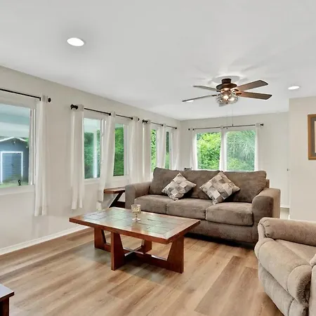 Entire House In Fairfax, Walking Distance To Shops Villa